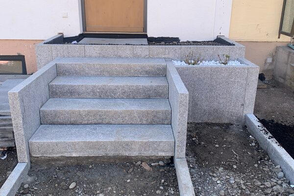 Gartenbau Augsburg – Hochwertige Granit-Treppenanlage