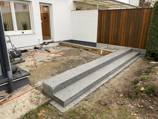 Gartenbau Augsburg – Exklusive Granit-Treppenanlage