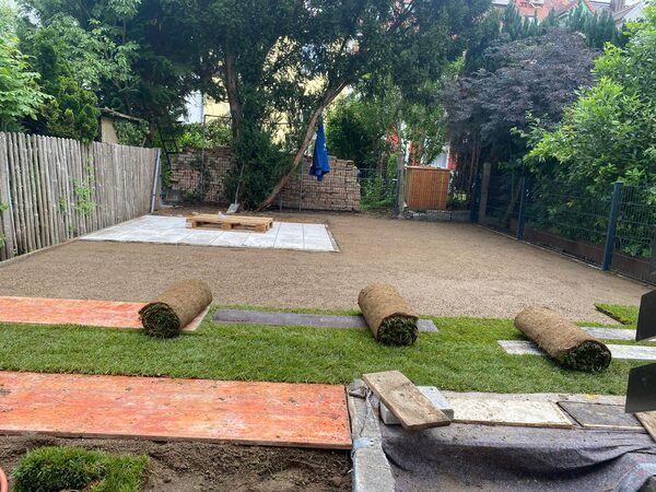 Landschaftsbau Augsburg – Rollrasen professionell verlegen